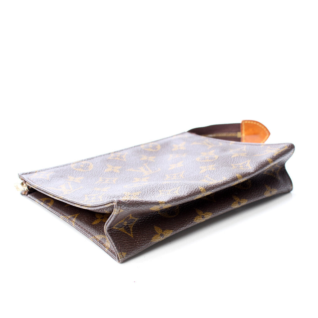Louis Vuitton Toiletry Pouch 19 - 9 For Sale on 1stDibs  louis vuitton  toiletry 19, louis vuitton poche toilette 19, lv toiletry 19