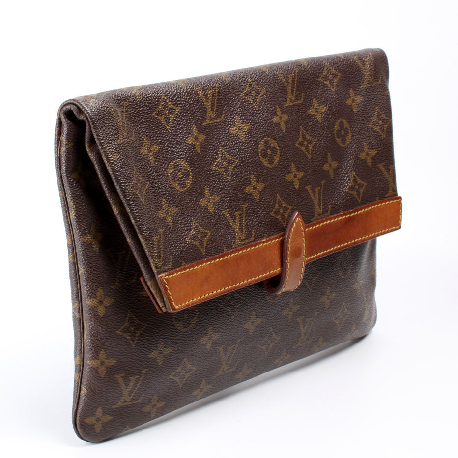 Authentic Louis Vuitton Pilante monogram clutch