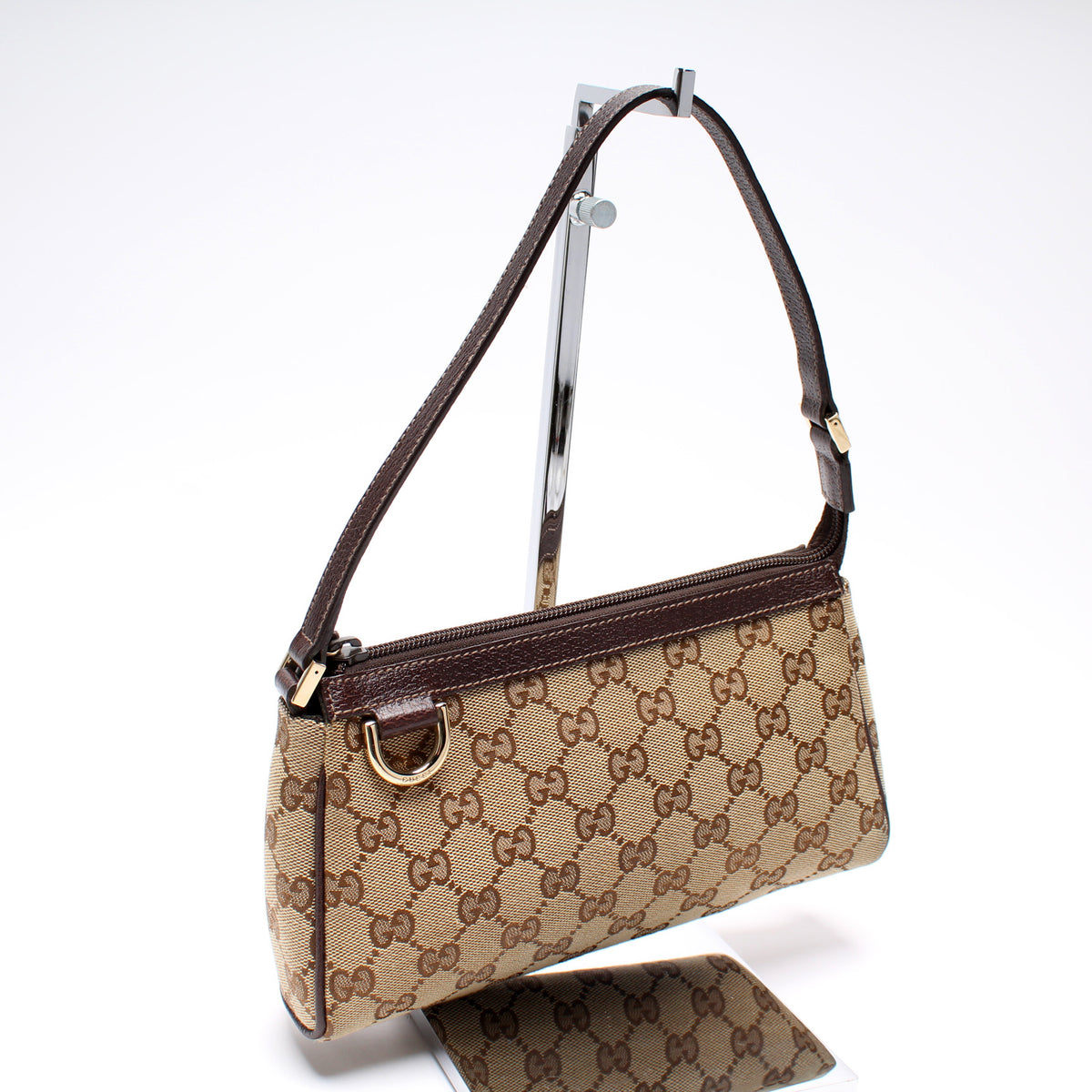 Sold at Auction: Gucci Canvas Cosmetic Case Pochette D-Ring