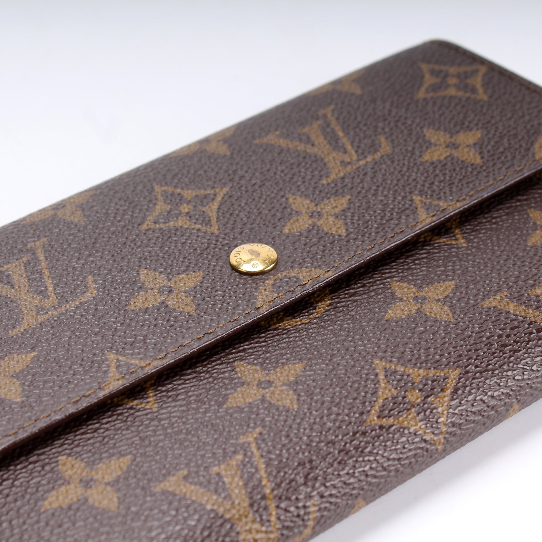 International Wallet Monogram