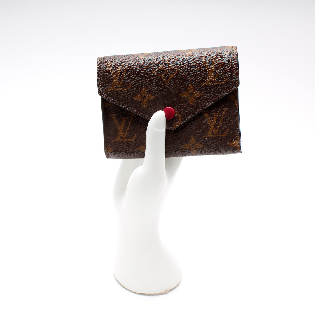 かわいいサイズ♪【Loius Vuitton】Victorine ウォレット Louis Vuitton Monogram Canvas Victorine Wallet | Yoogi's Closet