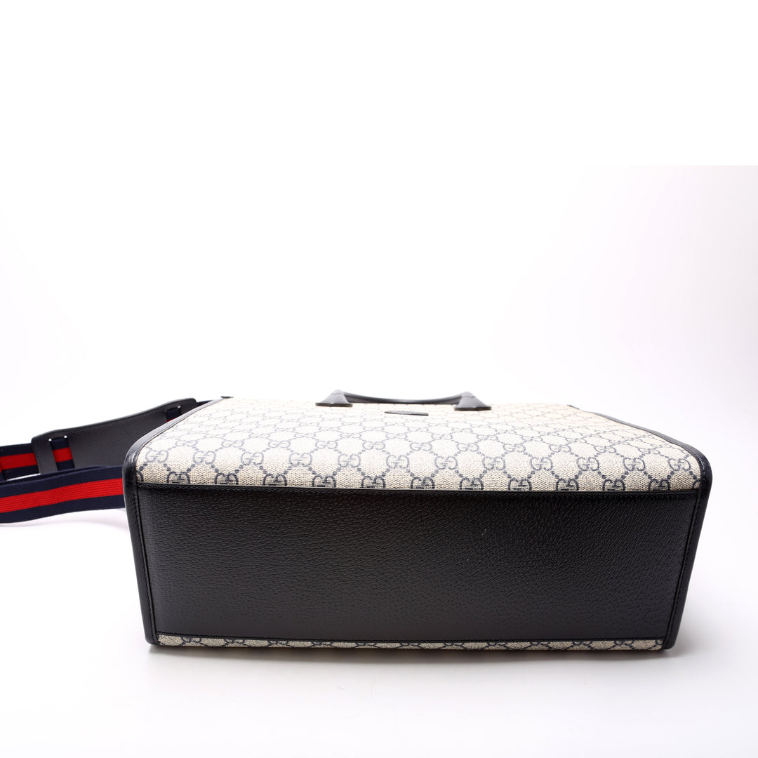 674148 GG Supreme Interlocking G Medium Tote
