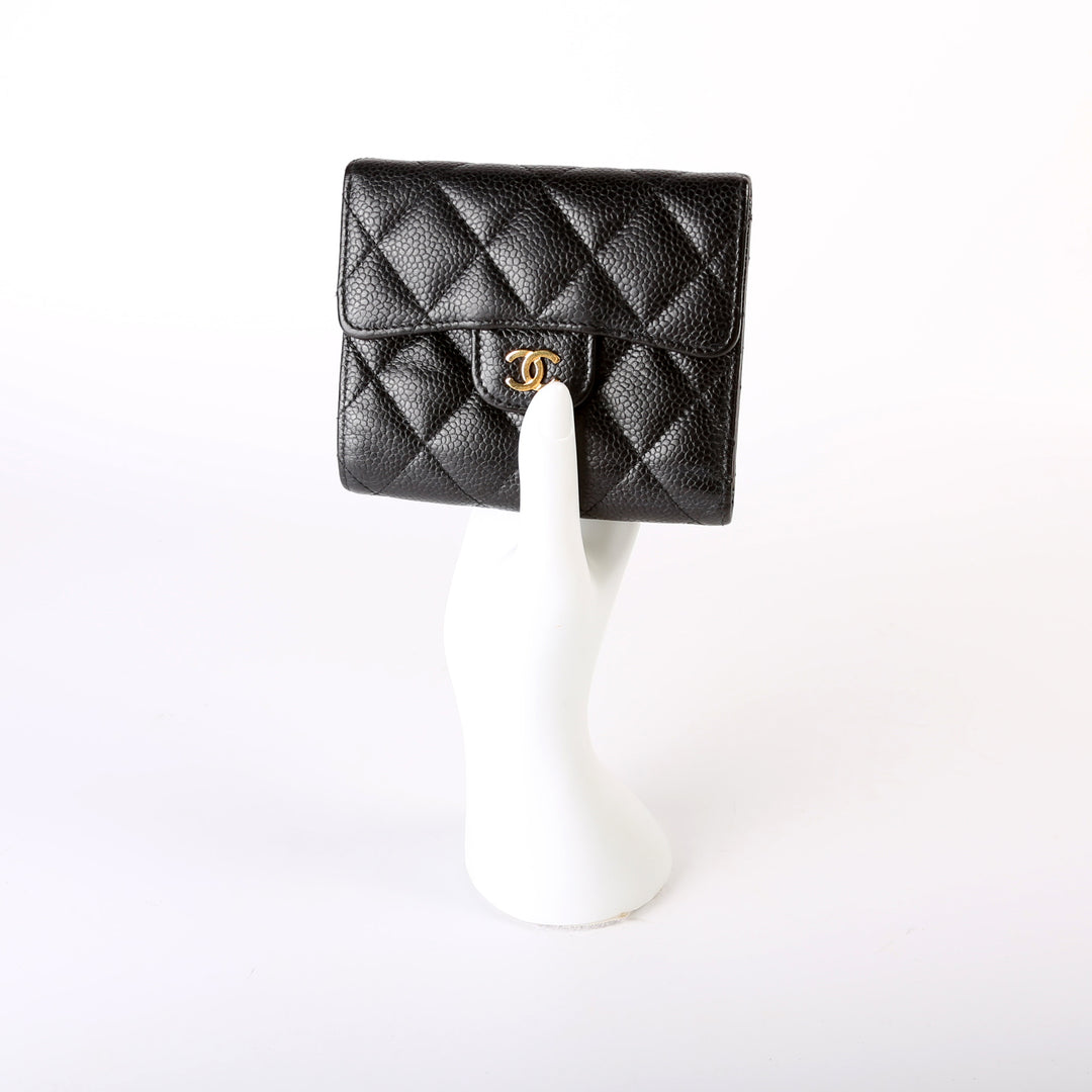 Classic Compact Flap Wallet Caviar 24m Classic Compact Flap Wallet Caviar 24m
