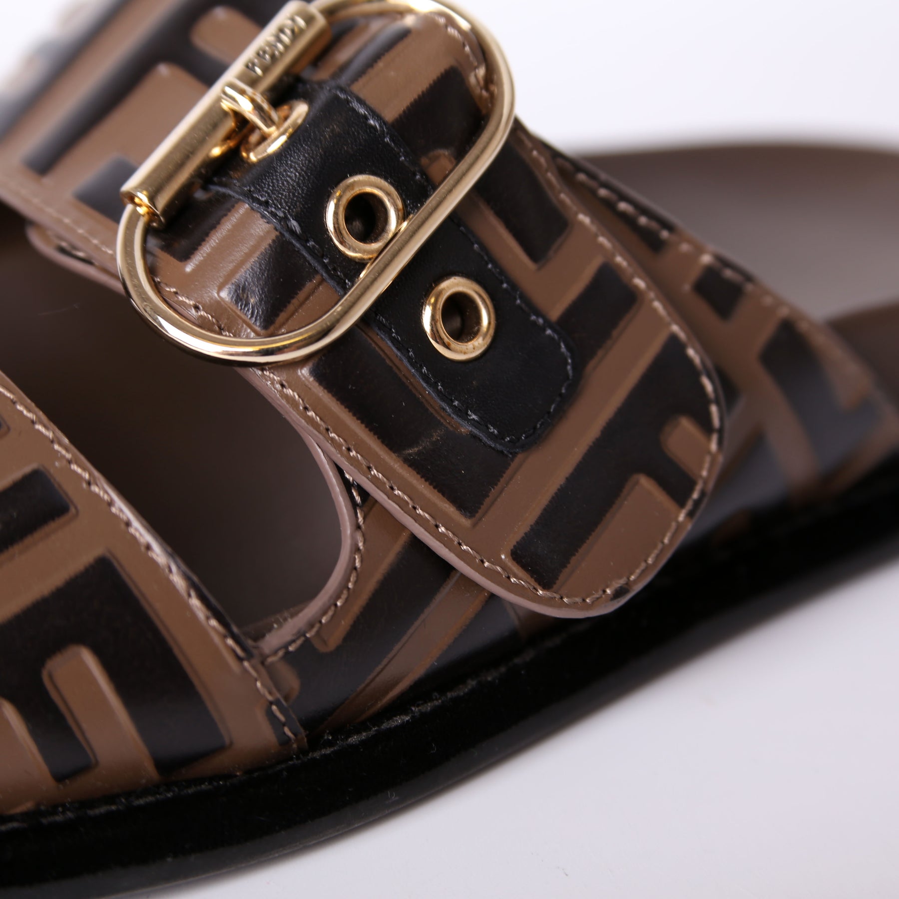 Fendi pearland ff leather slide sandal hotsell