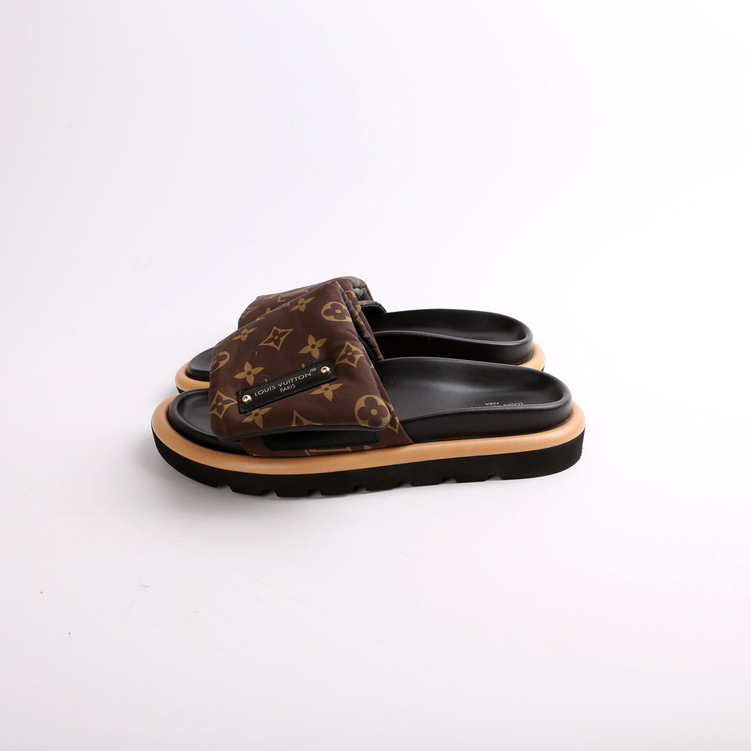 ふかふかソール♪【Louis Vuitton】Pool Pillow ミュール LOUIS VUITTON Pool Pillow Mule Monogram Sandal 38 EU Black