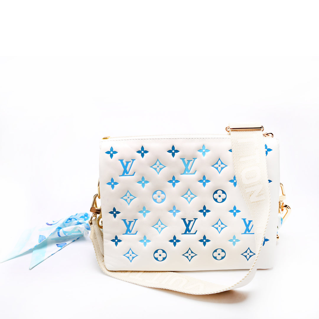 LOUIS VUITTON ビーチオル 青と白 Coussin PM NV By The Pool White/Blue