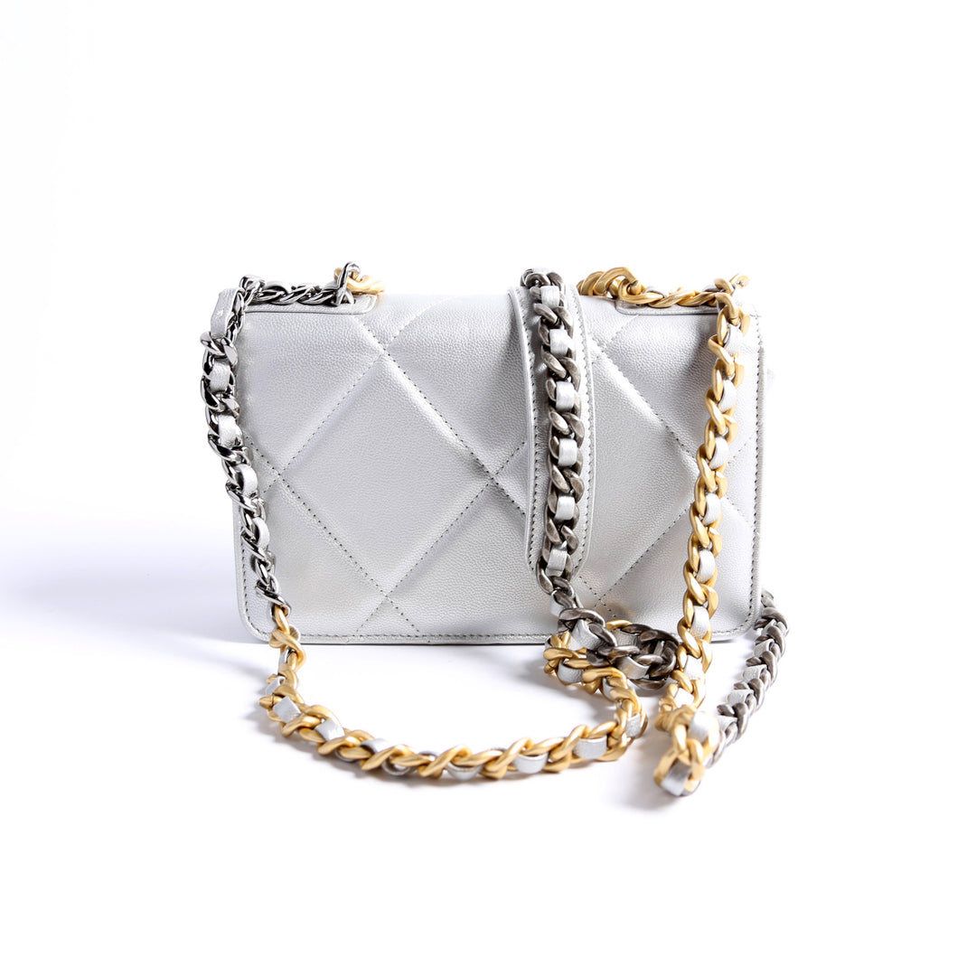 CHANEL キルティングレザーバッグ シルバー CHANEL Pre-Owned Timeless キルティング ショルダーバッグ | シルバー