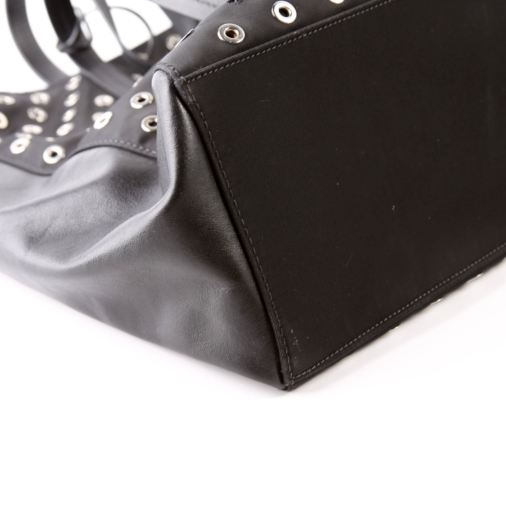 Tressuto/Leather Grommet Tote Black/Silver