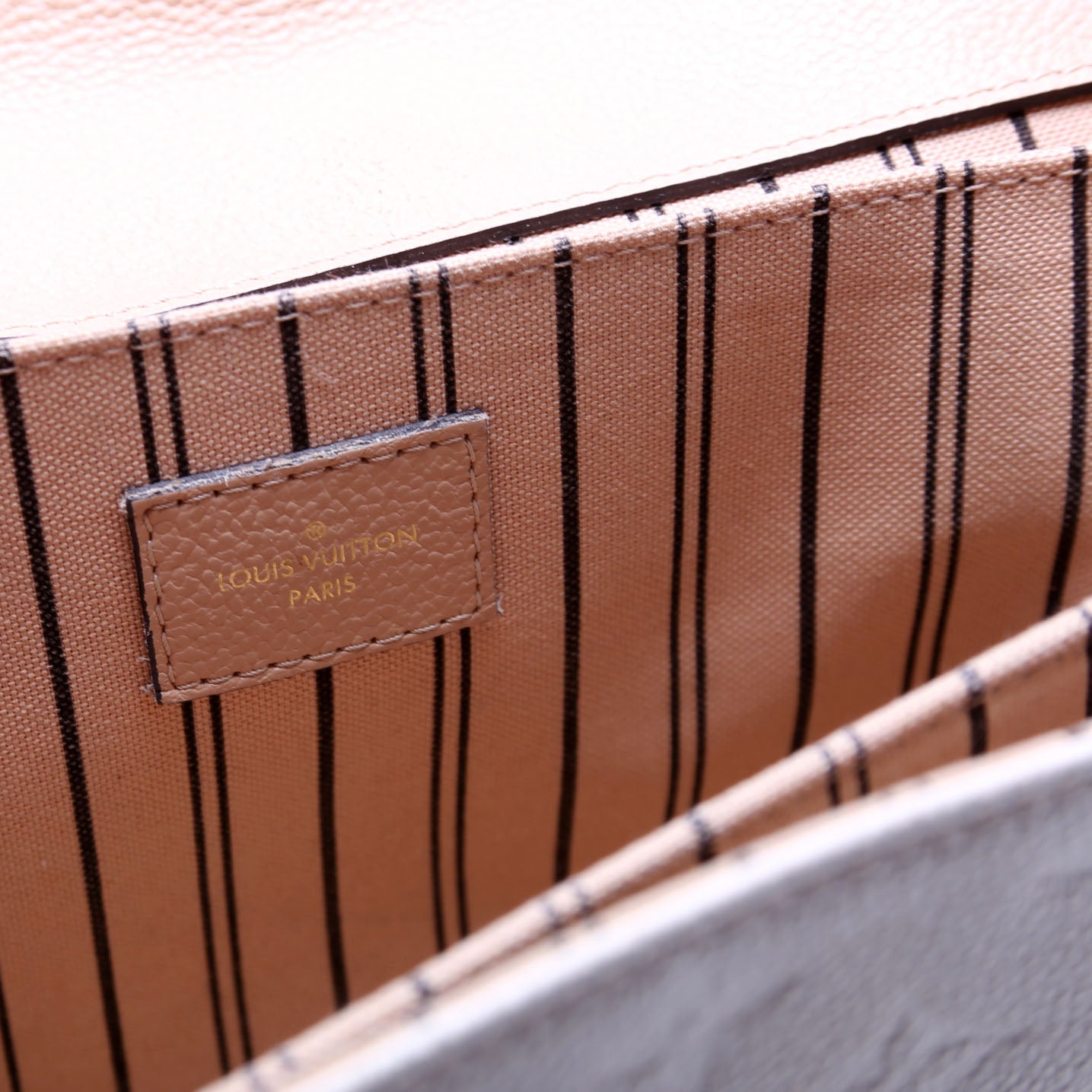 Pochette Metis Empreinte Tan