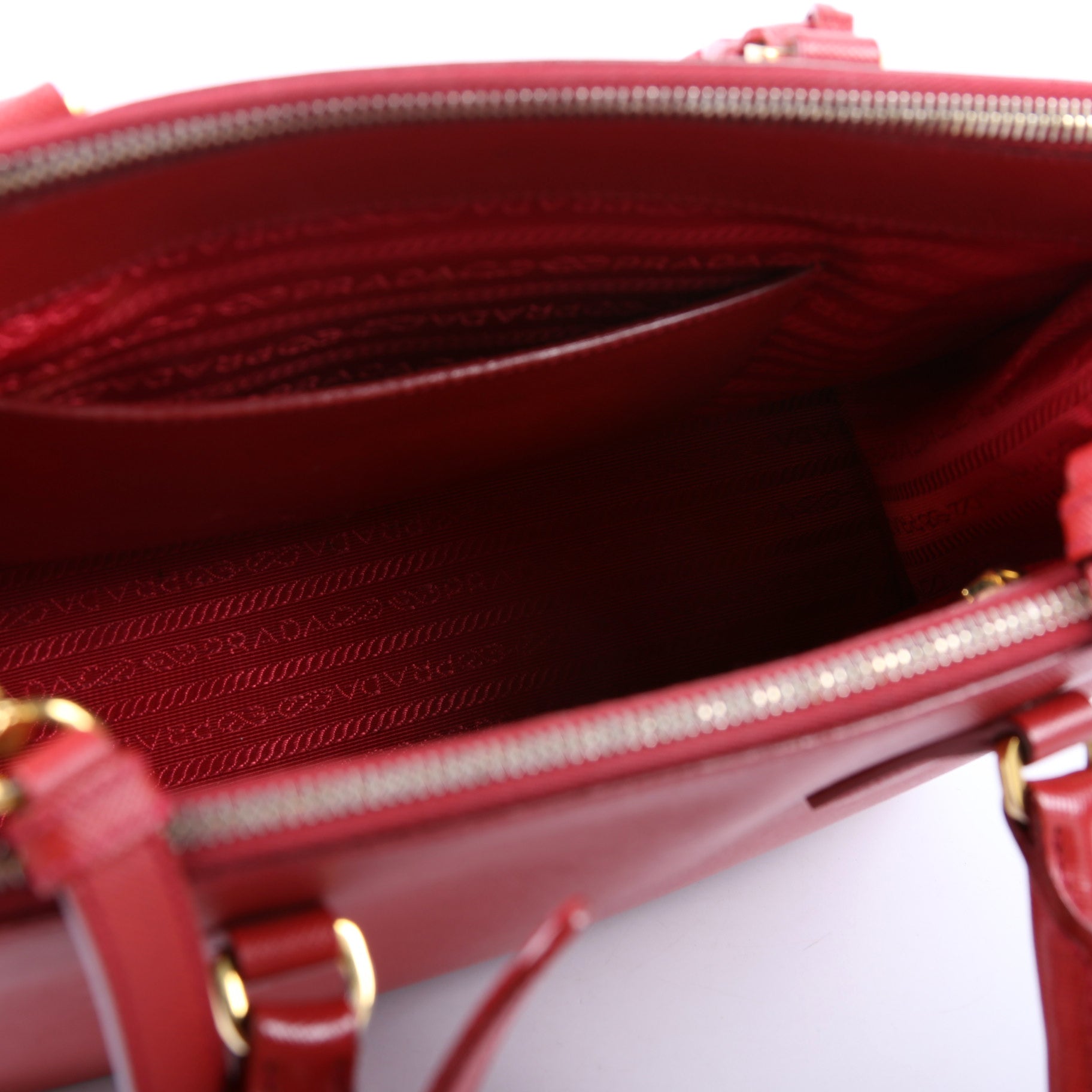 Saffiano Galleria Medium Red