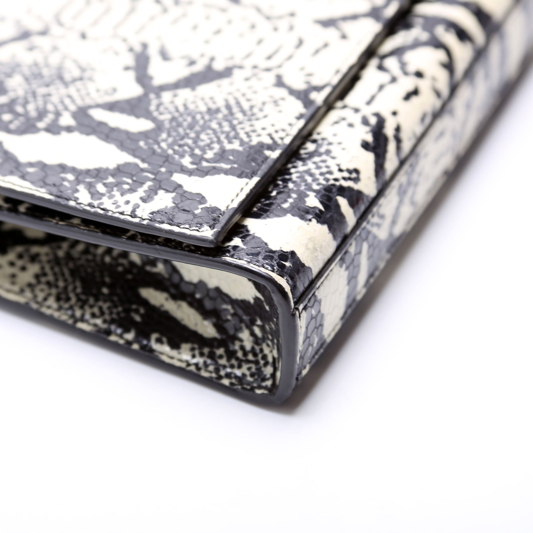 Cassandre Clutch 326079
