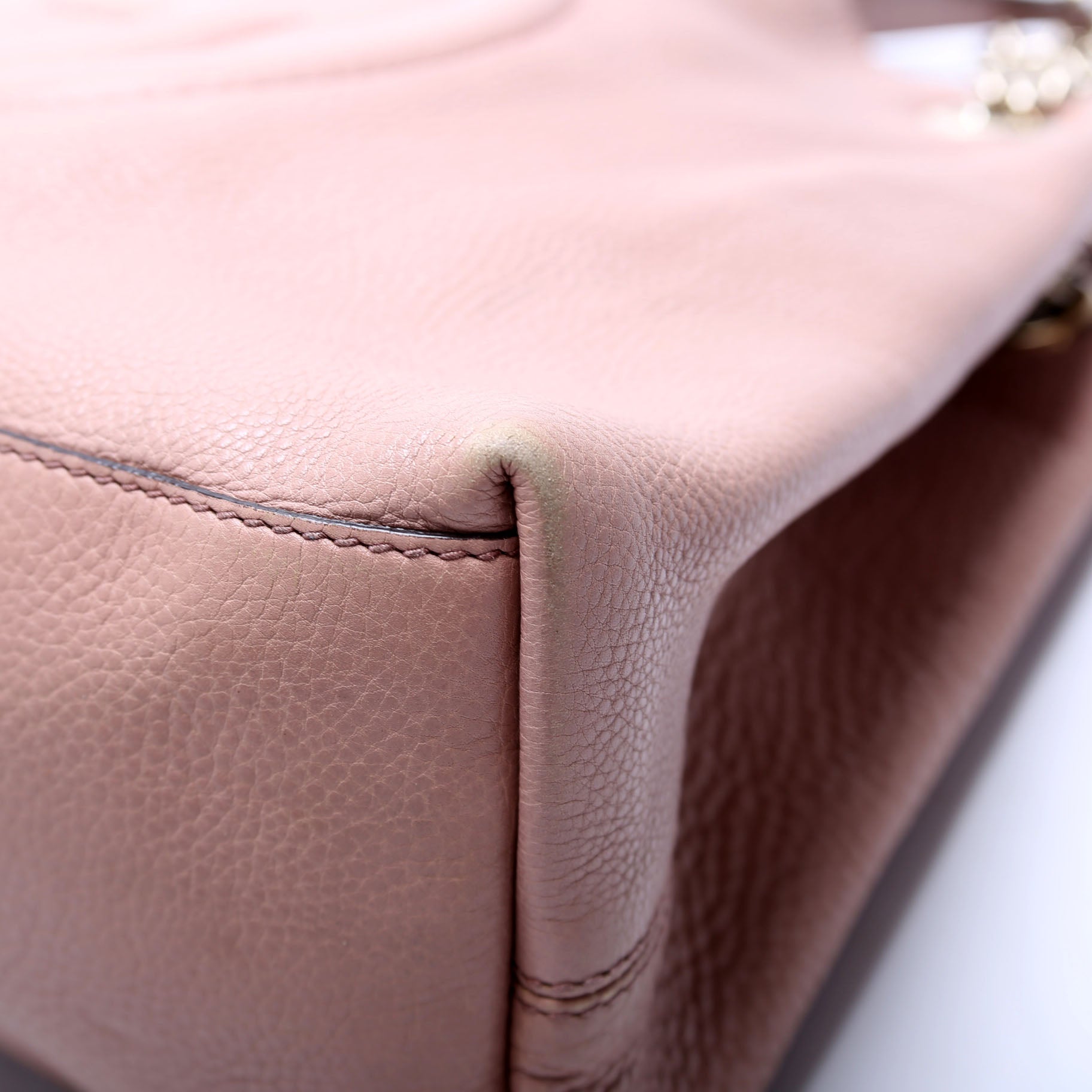 308982 Soho Leather Shoulder Medium Tan