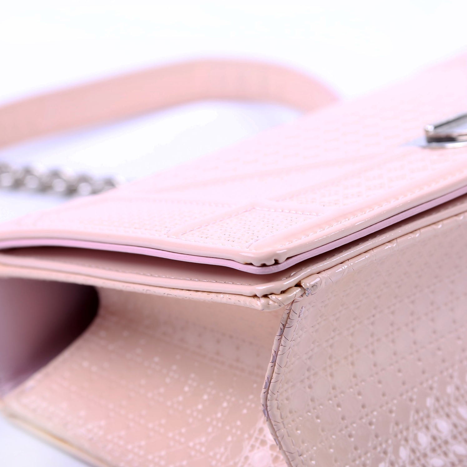 Diorama Patent Micro-Cannage Pink