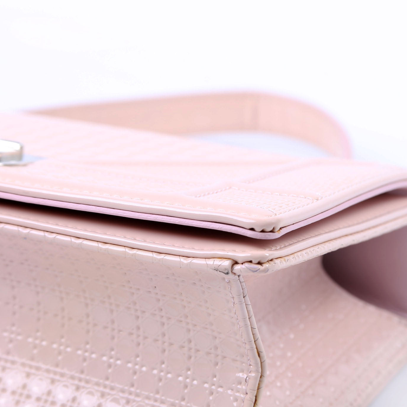Diorama Patent Micro-Cannage Pink