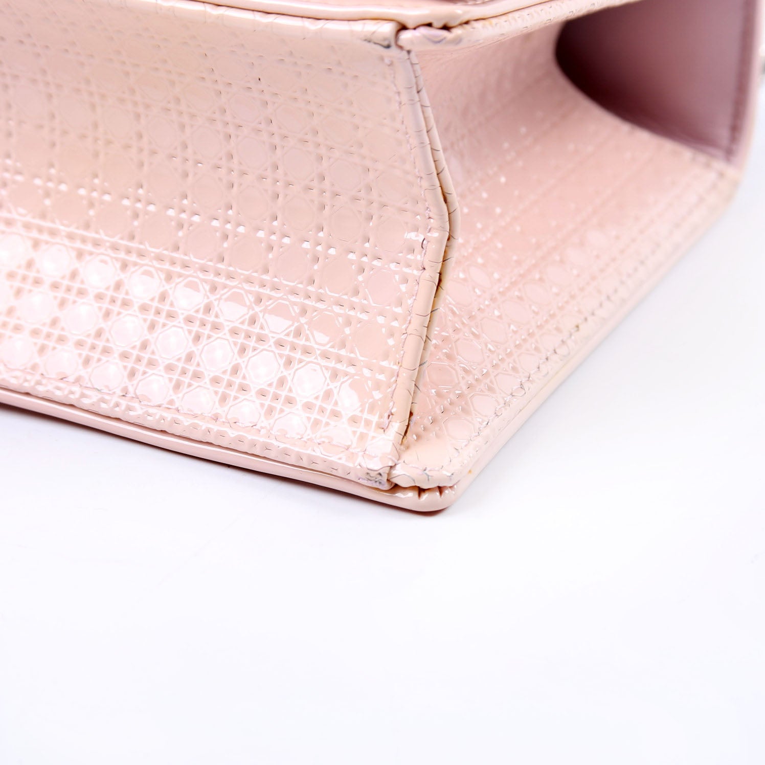 Diorama Patent Micro-Cannage Pink
