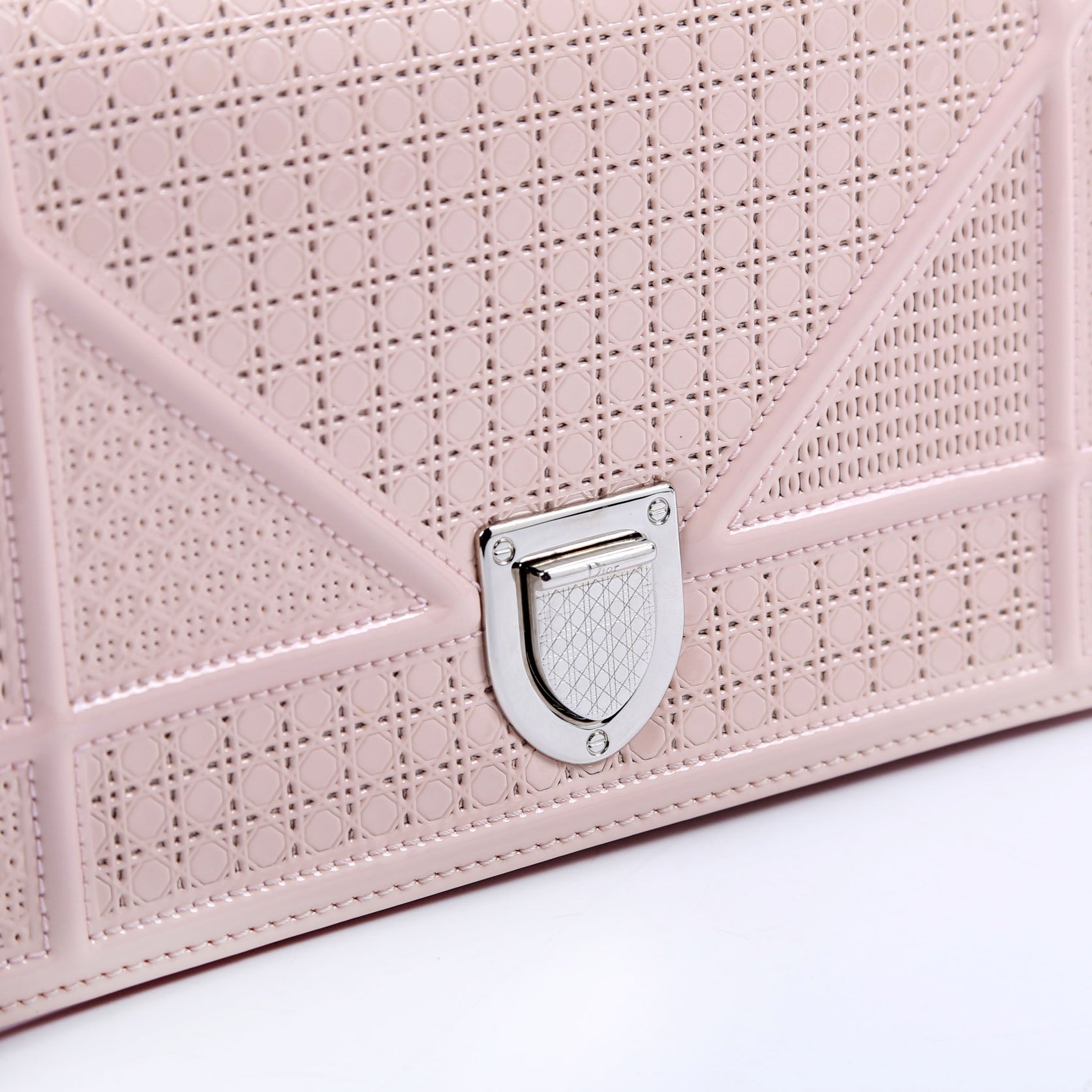 Diorama Patent Micro-Cannage Pink