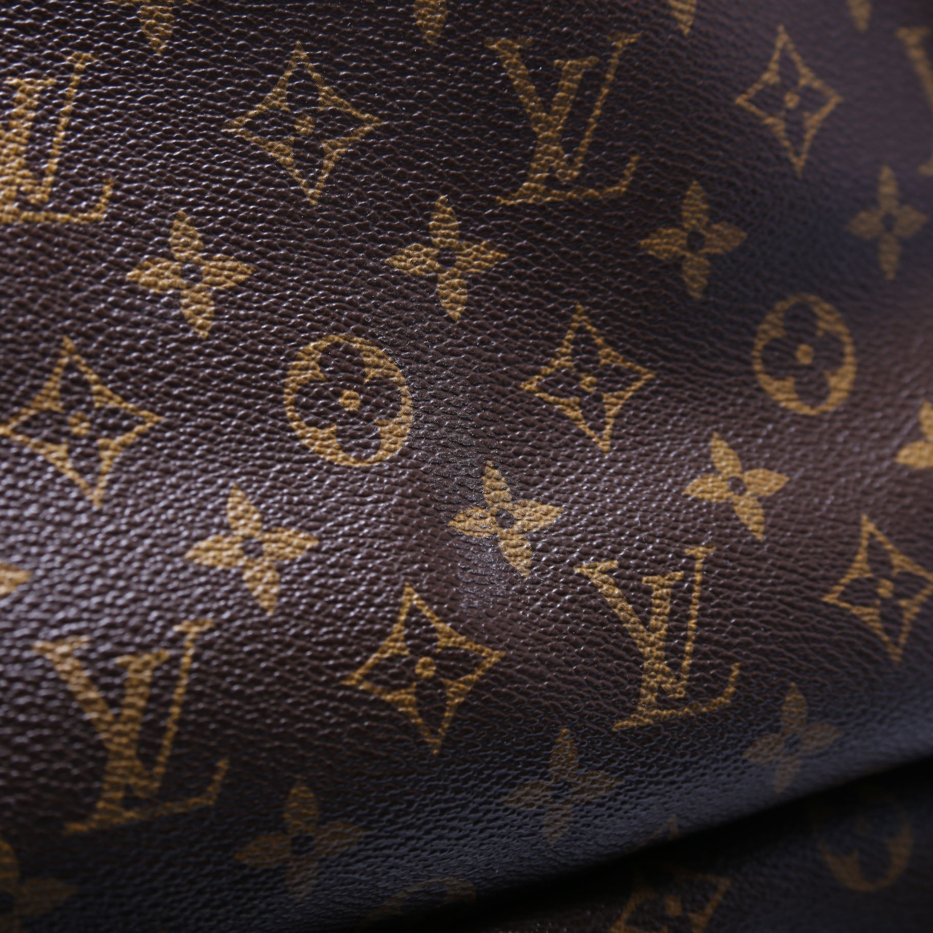 Metis Shoulder Monogram