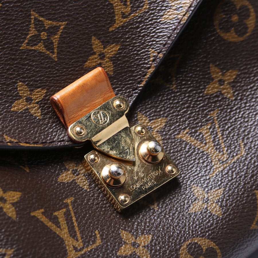 Metis Shoulder Monogram