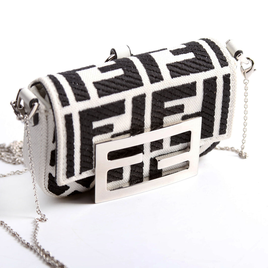 バッグ FENDI Nano Baguette Maxi Buckle 7AS045 Nano Baguette Maxi Buckle