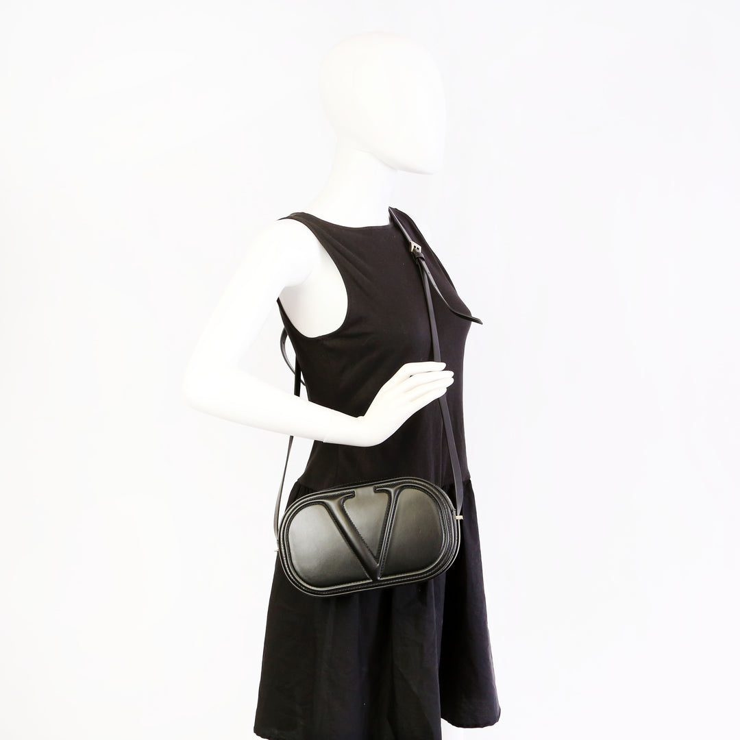 Valentino【関税込】VLOGO WALK ハンドバッグ Valentino Garavani VLogo Walk Crossbody Bag Pink Calf