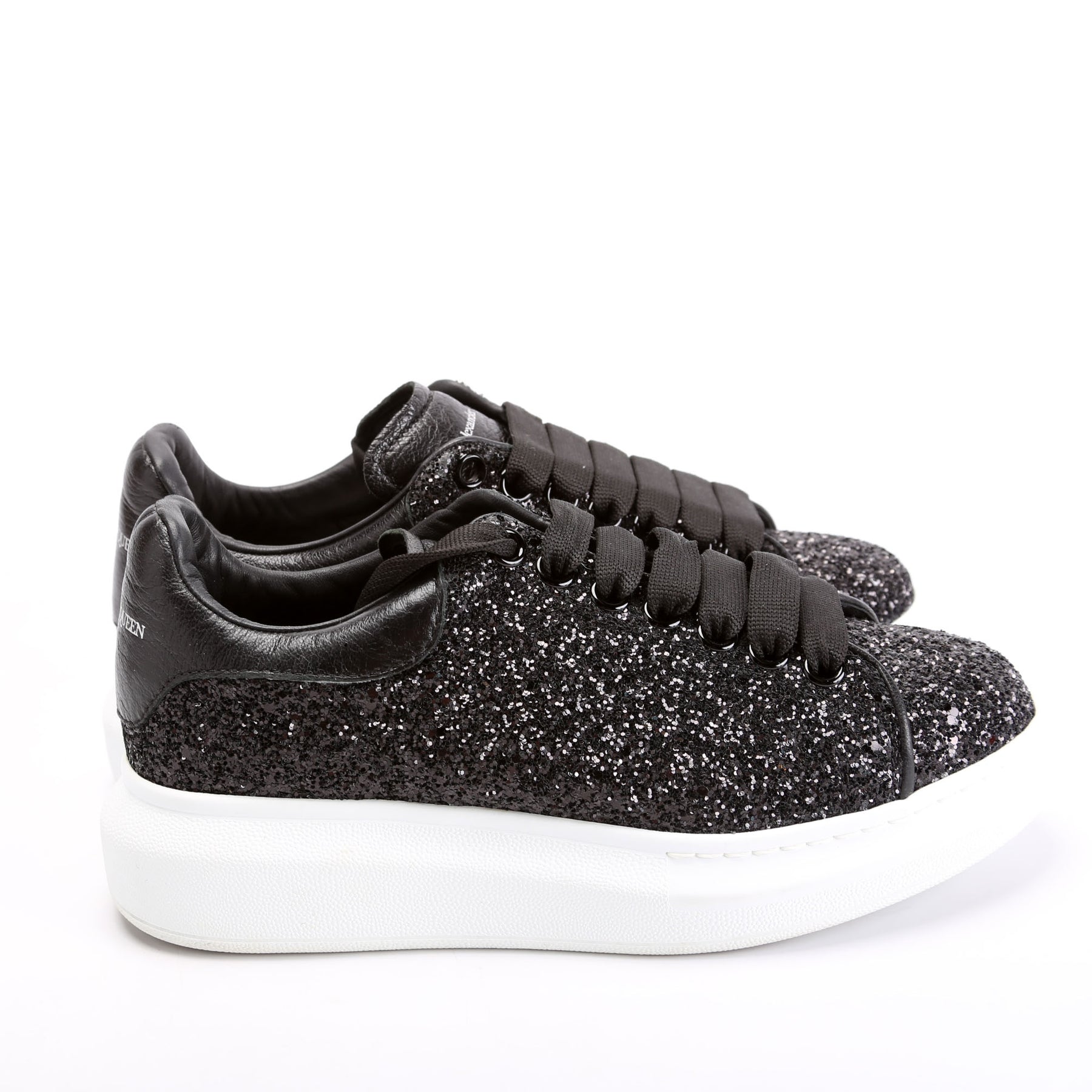 【関税込み】Oversize Sneakers in Black & Silver Leather Alexander McQueen Oversized Sneakers – ZAP