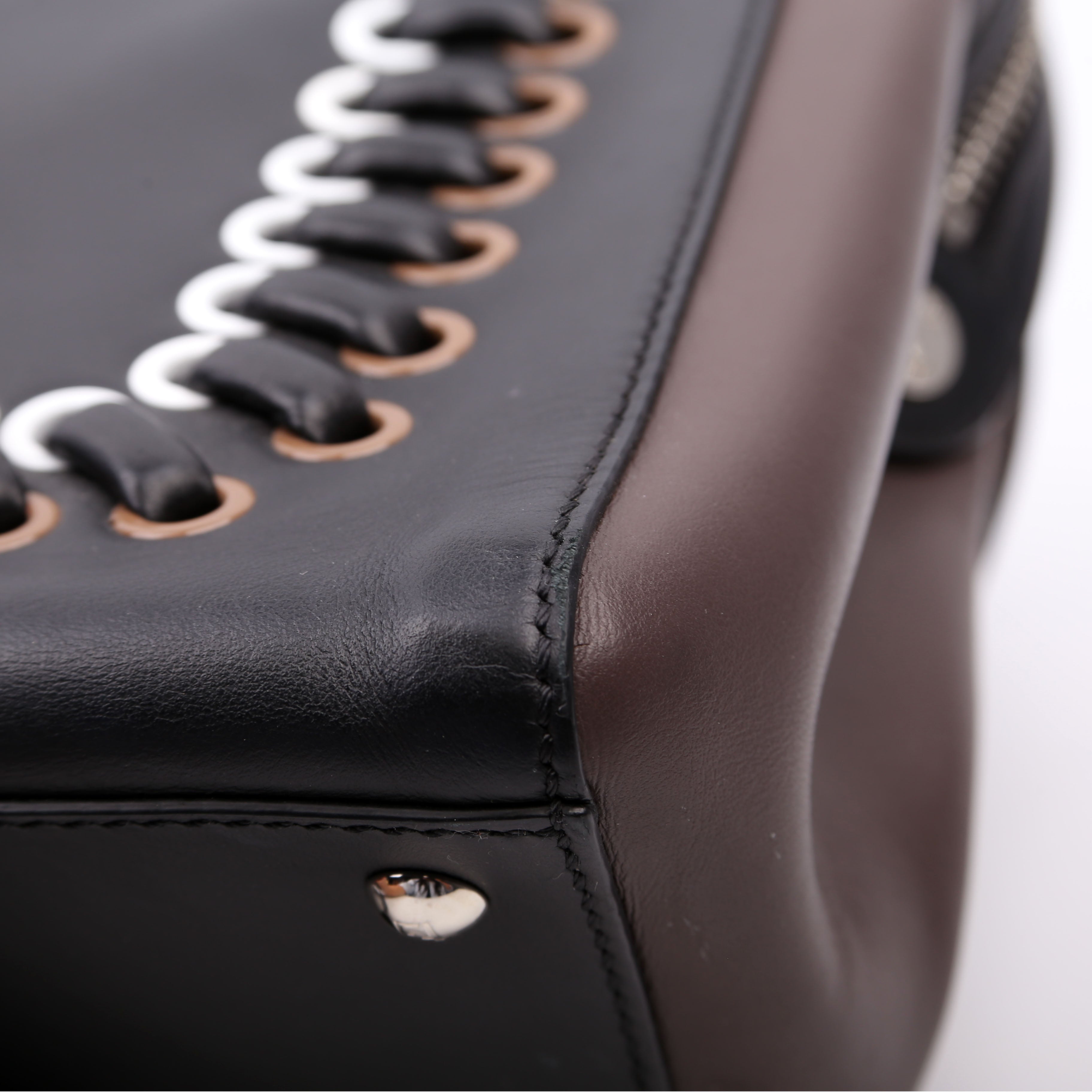 8BN293 Dotcom Whipstitch Medium