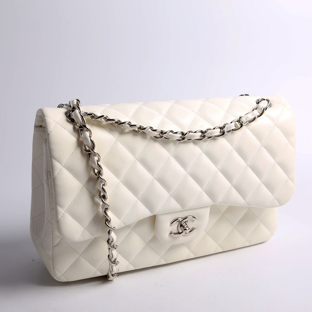 Meiko 　CHANEL 白 ラム革 正規品 Chanel White Quilted Lambskin Rectangular Mini Classic Flap Bag