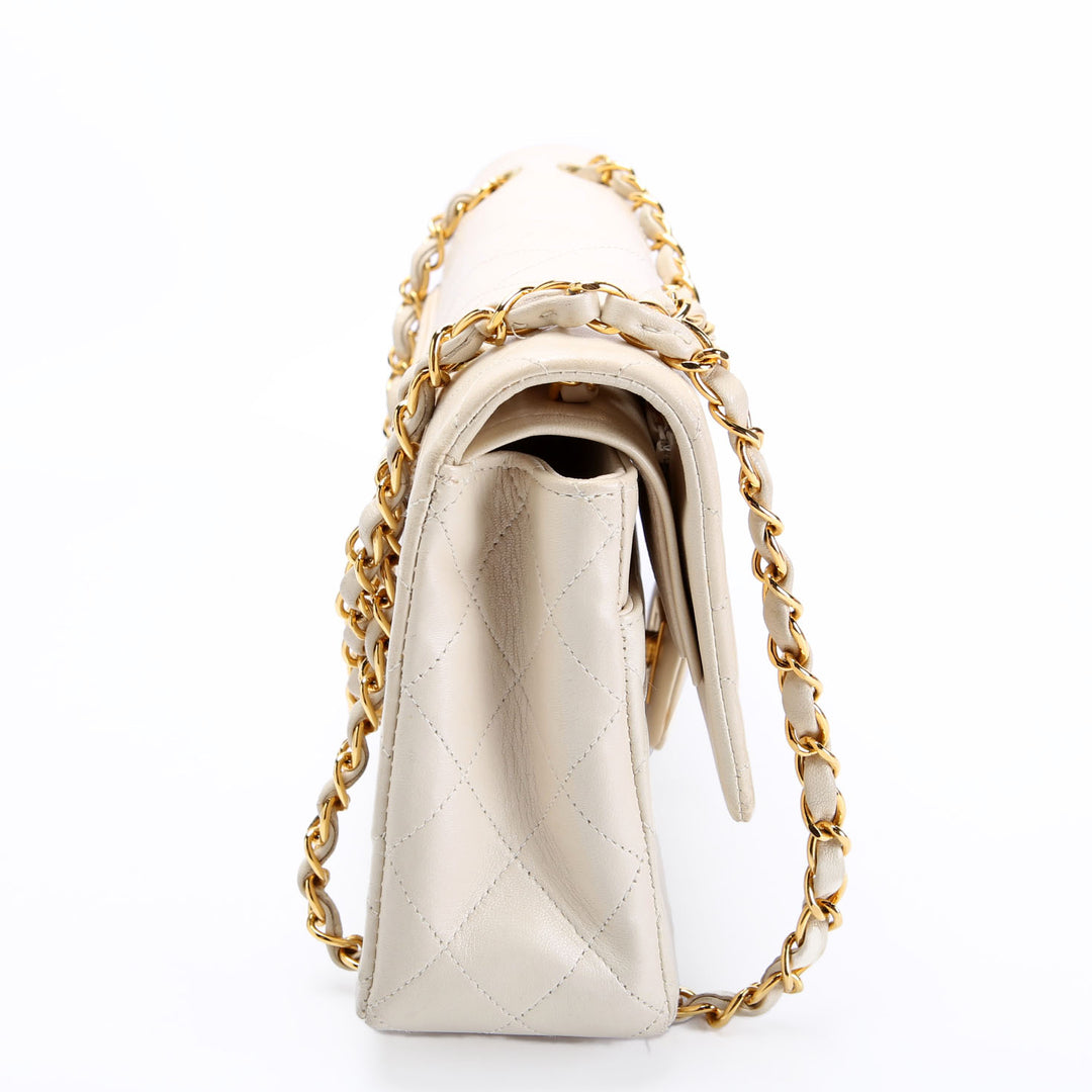 【めいちゃんママさん専用】CHANEL ホワイト　ゴールド Classic Flap Medium Lambskin 4M Cream