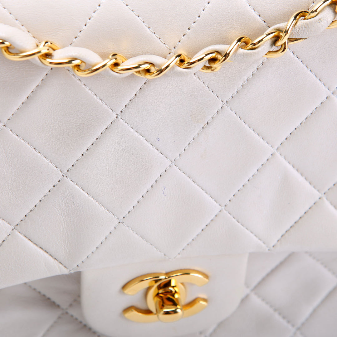 Classic Flap Medium Lambskin 4M Cream