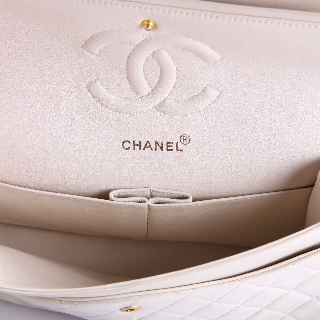 【めいちゃんママさん専用】CHANEL ホワイト　ゴールド Classic Flap Medium Lambskin 4M Cream