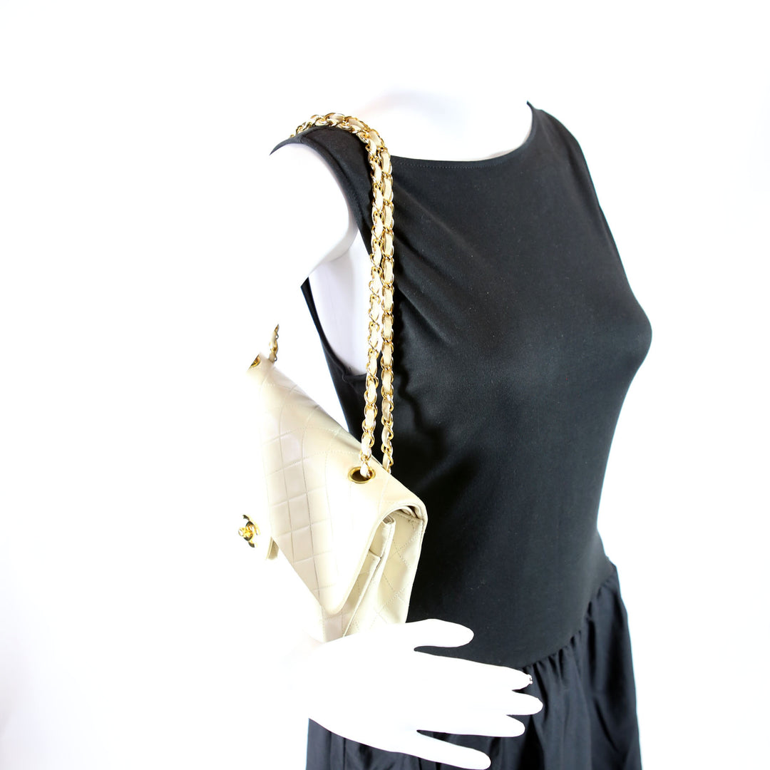 Classic Flap Medium Lambskin 4M Cream