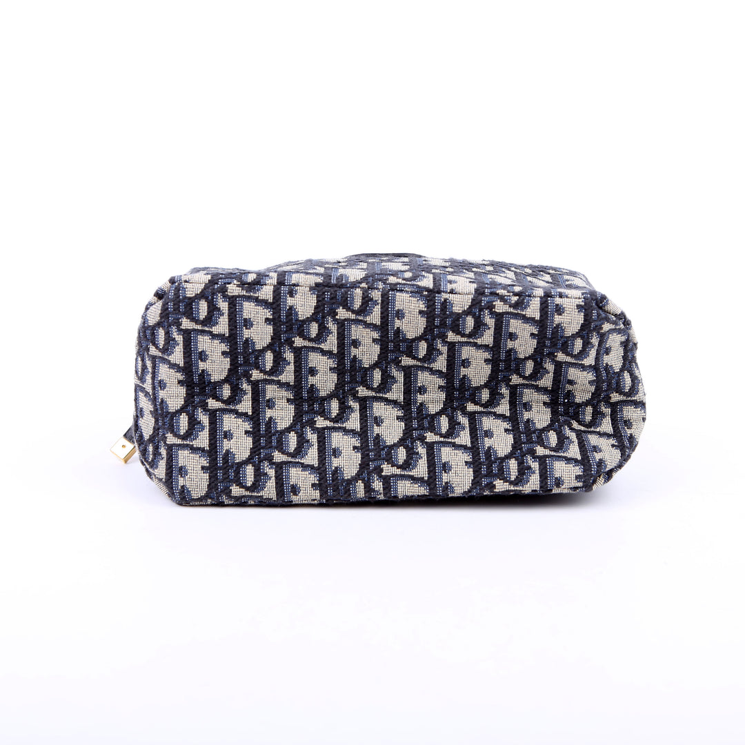 30 Montaigne Venus Pouch Oblique Navy