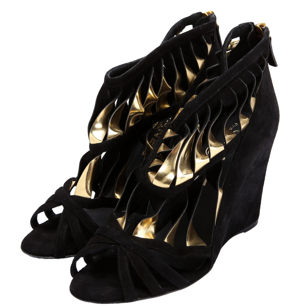 CC Studded Platform Suede Pumps Size 37 Black/Gold