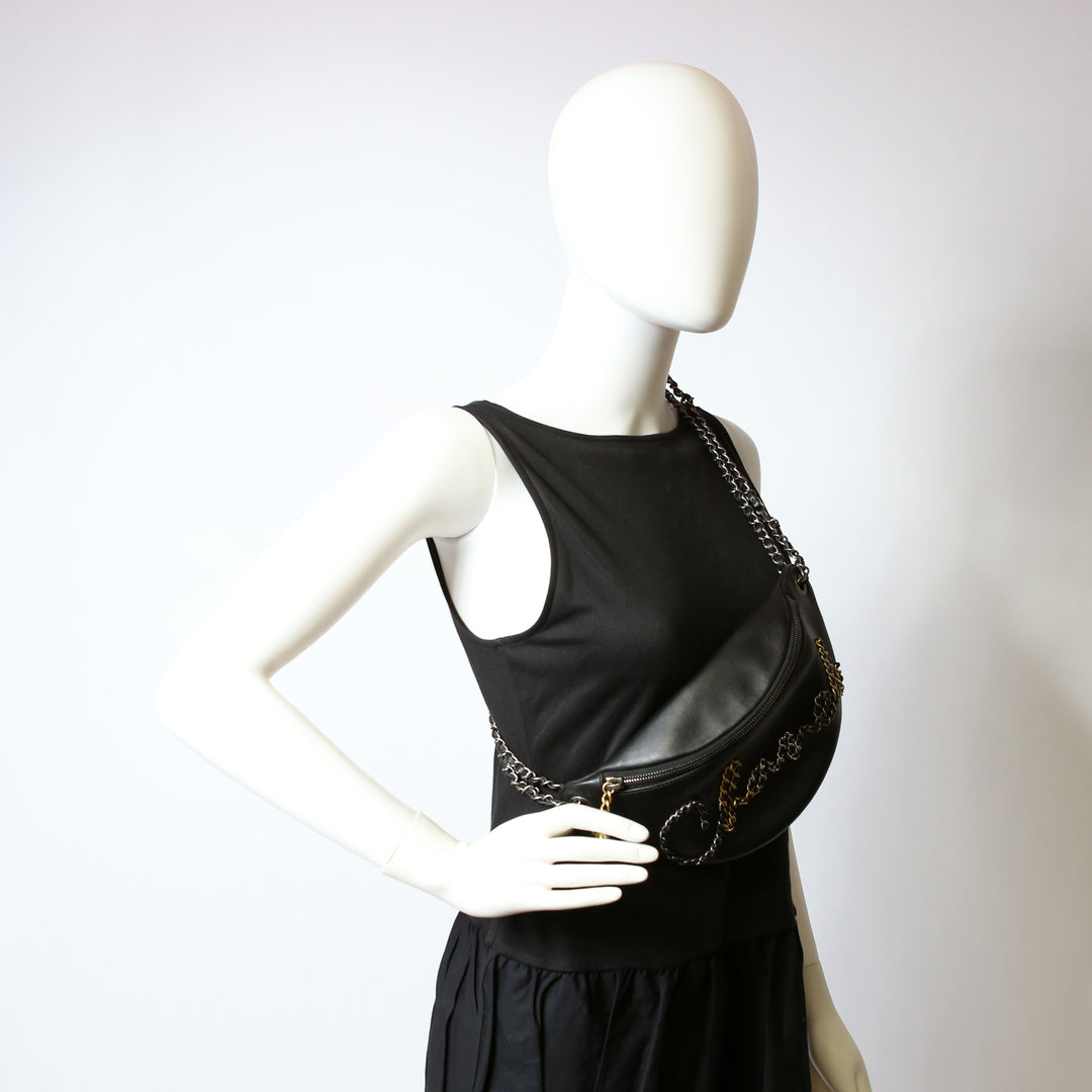 Written In Chain Belt Bag Calfskin 29M Black