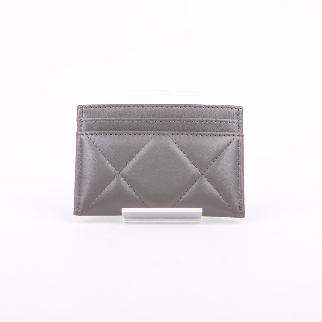 CHANEL☆グレー☆カードケース☆ Quilted Lambskin 19 Card Holder Gray
