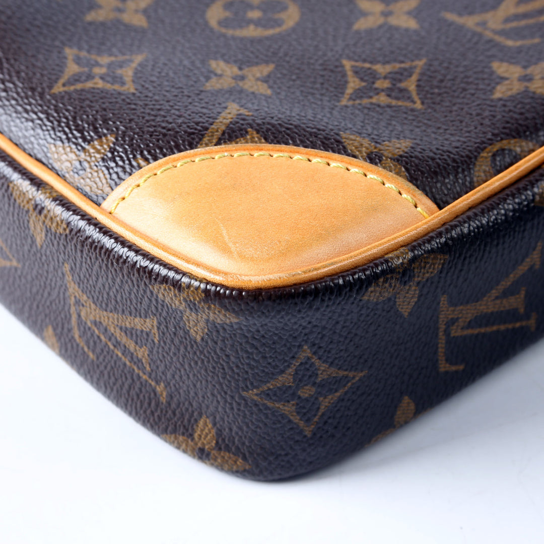 Amazone Monogram
