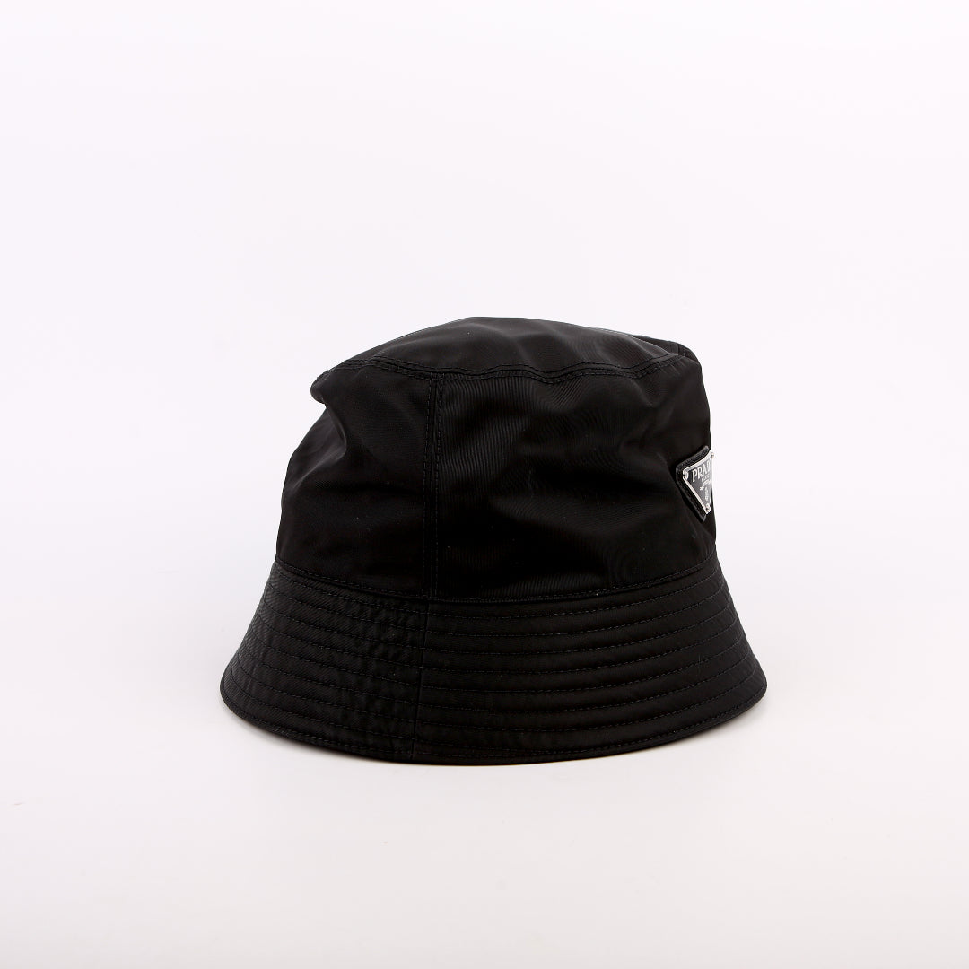 1HC137 Re-Nylon Triangle Logo Bucket Hat Size Small Black
