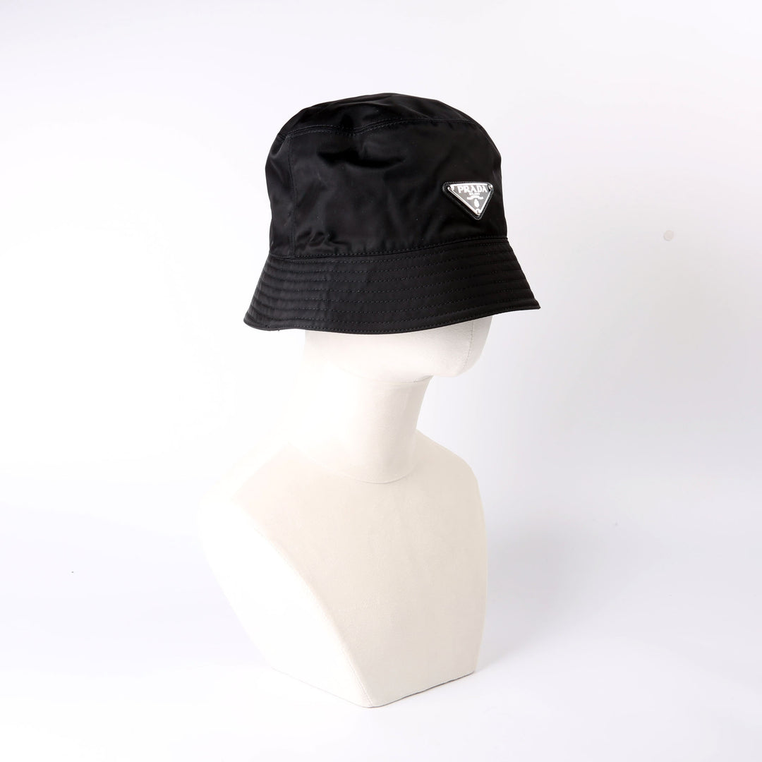 1HC137 Re-Nylon Triangle Logo Bucket Hat Size Large Black