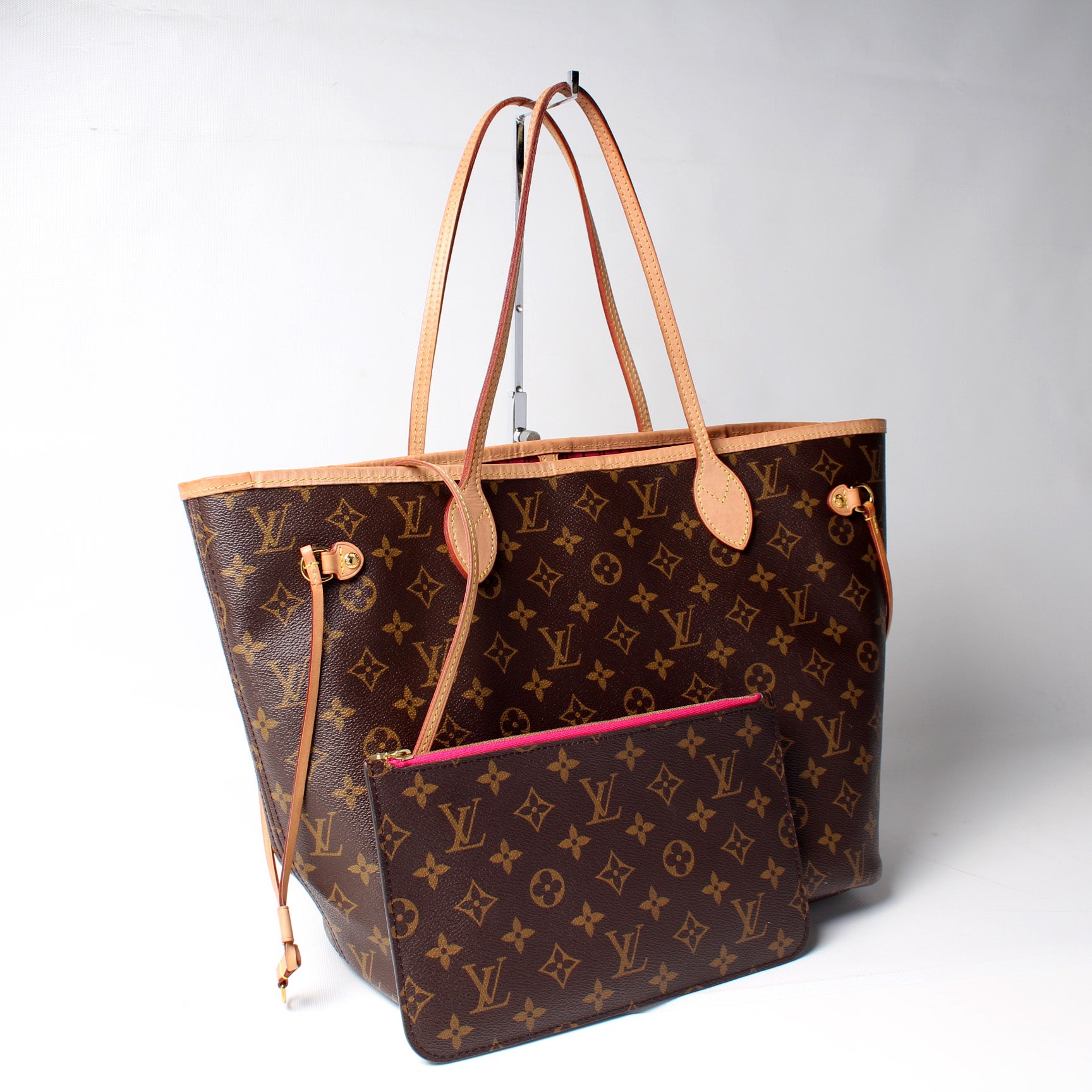 Louis Vuitton Neverfull GM in Monogram Canvas with Pivoine Pink