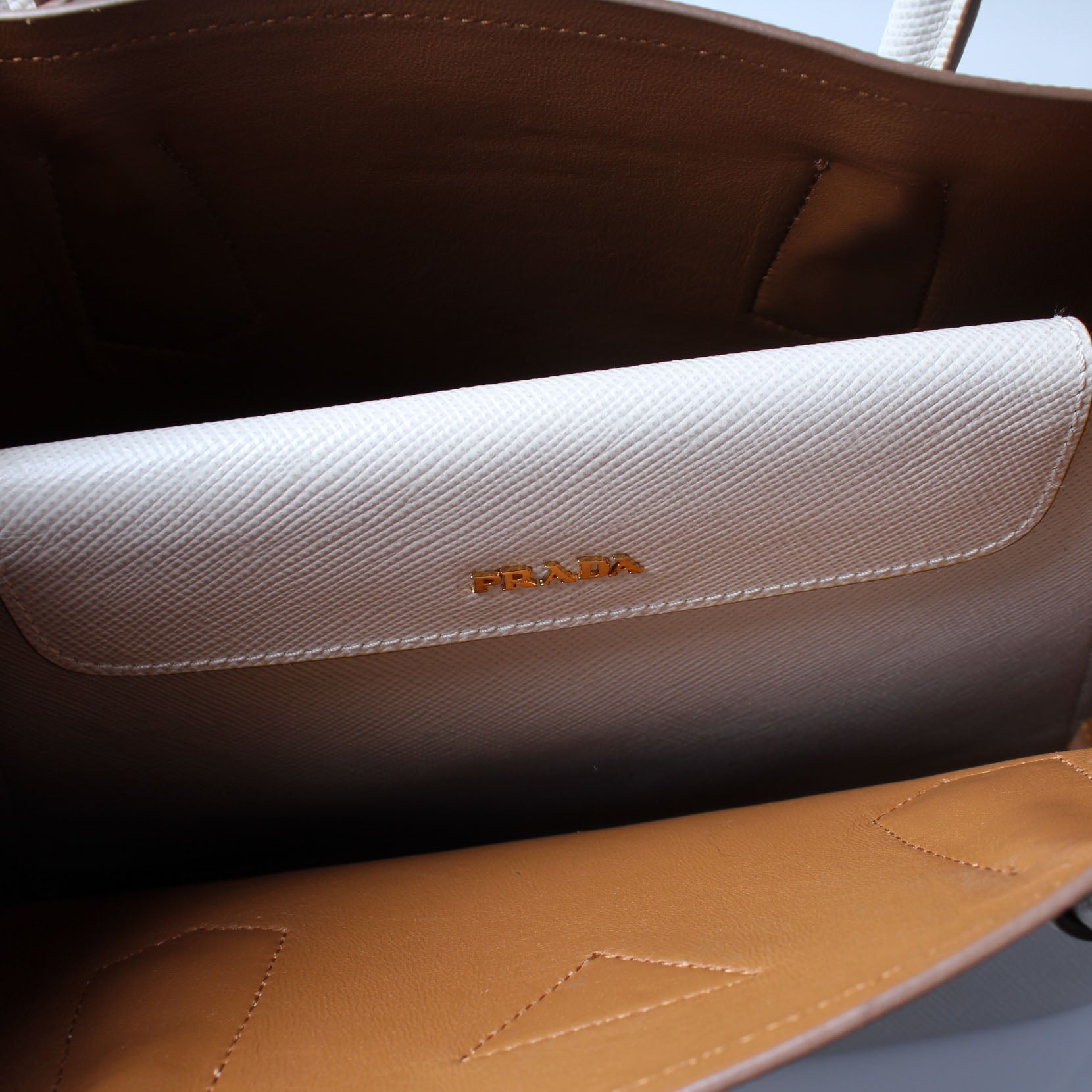Monochrome Medium Saffiano Cuir 1BA155 – Keeks Designer Handbags