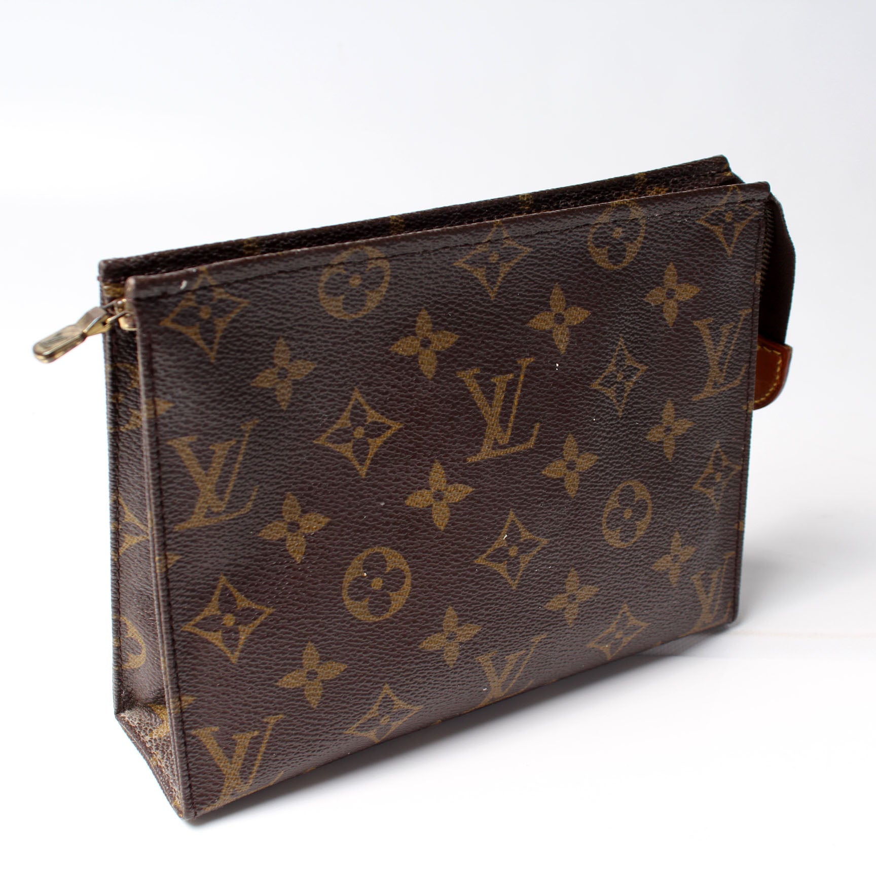 louis toiletry pouch 19