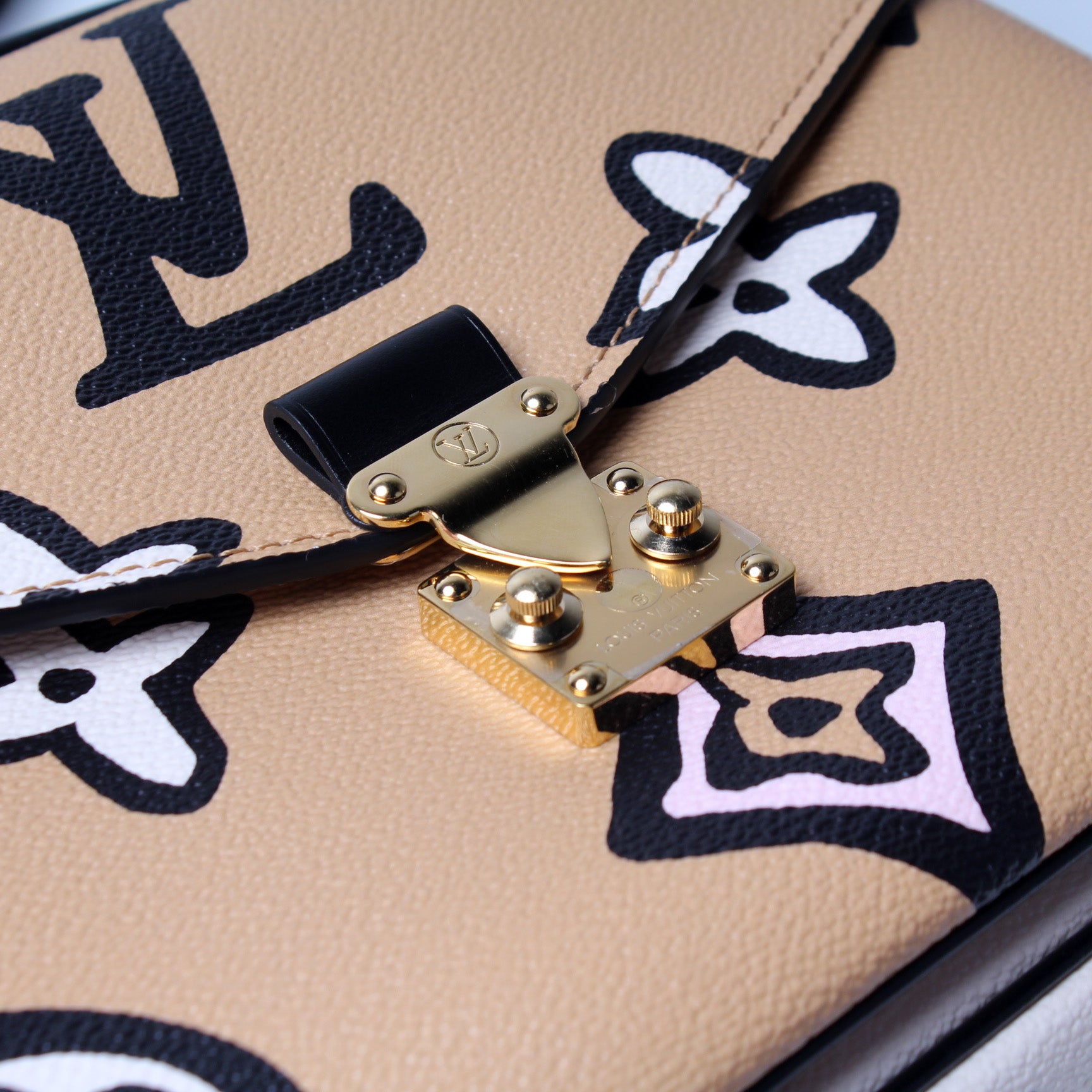 Pochette Metis Wild At Heart – Keeks Designer Handbags