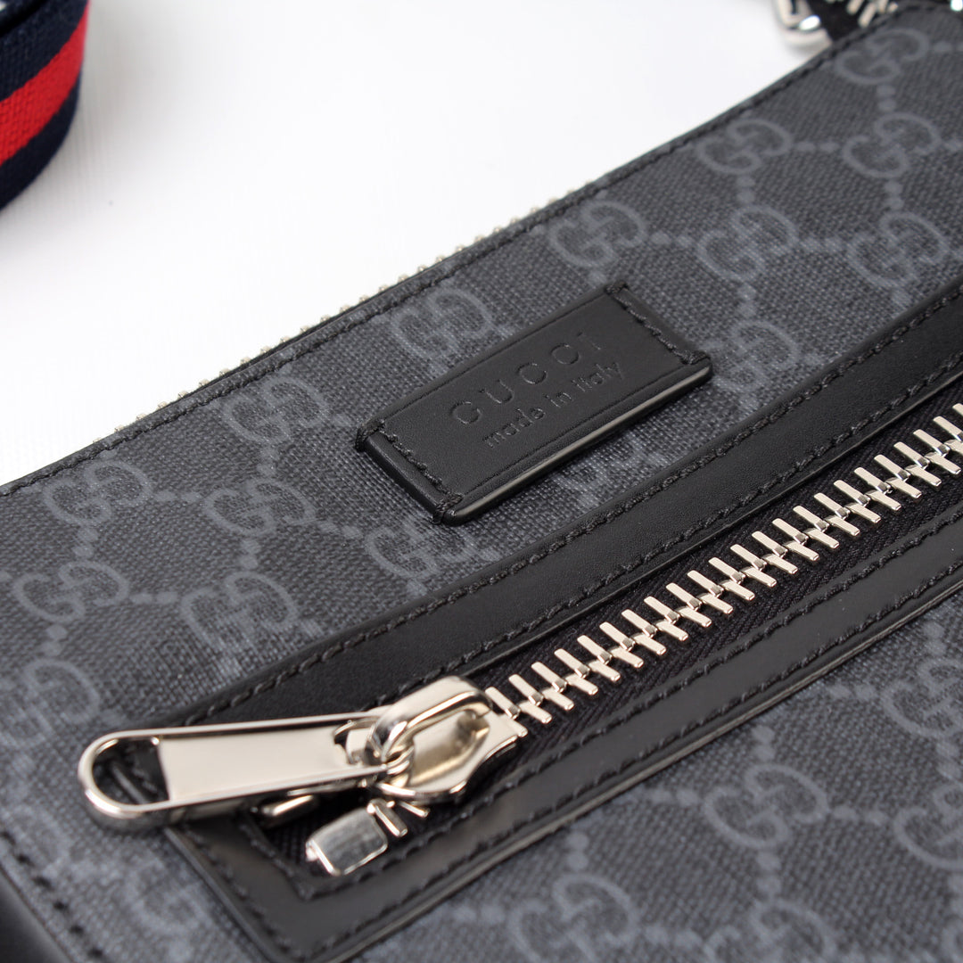 523599 GG Supreme Messenger Bag