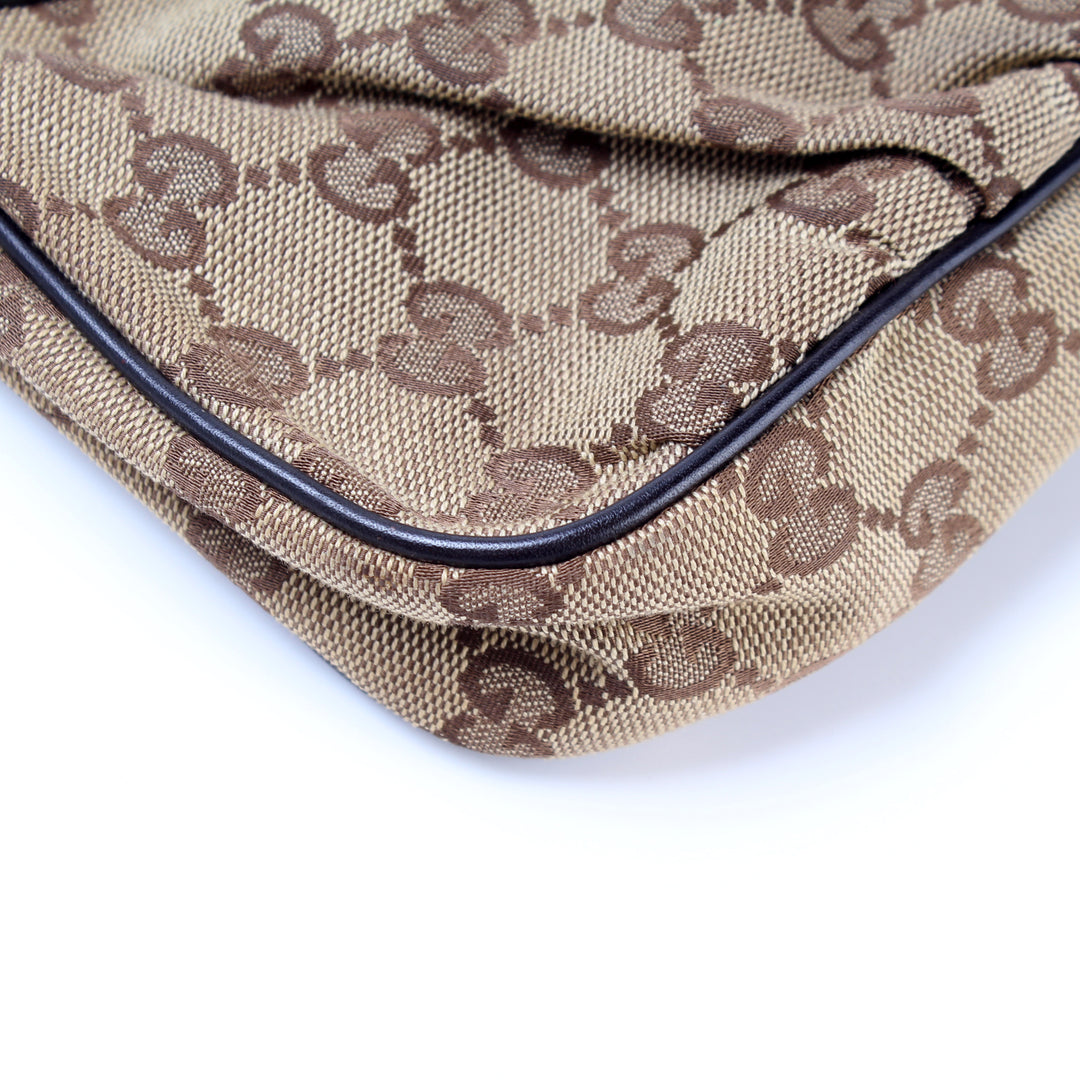 245938 Lovely Heart Charm Pochette