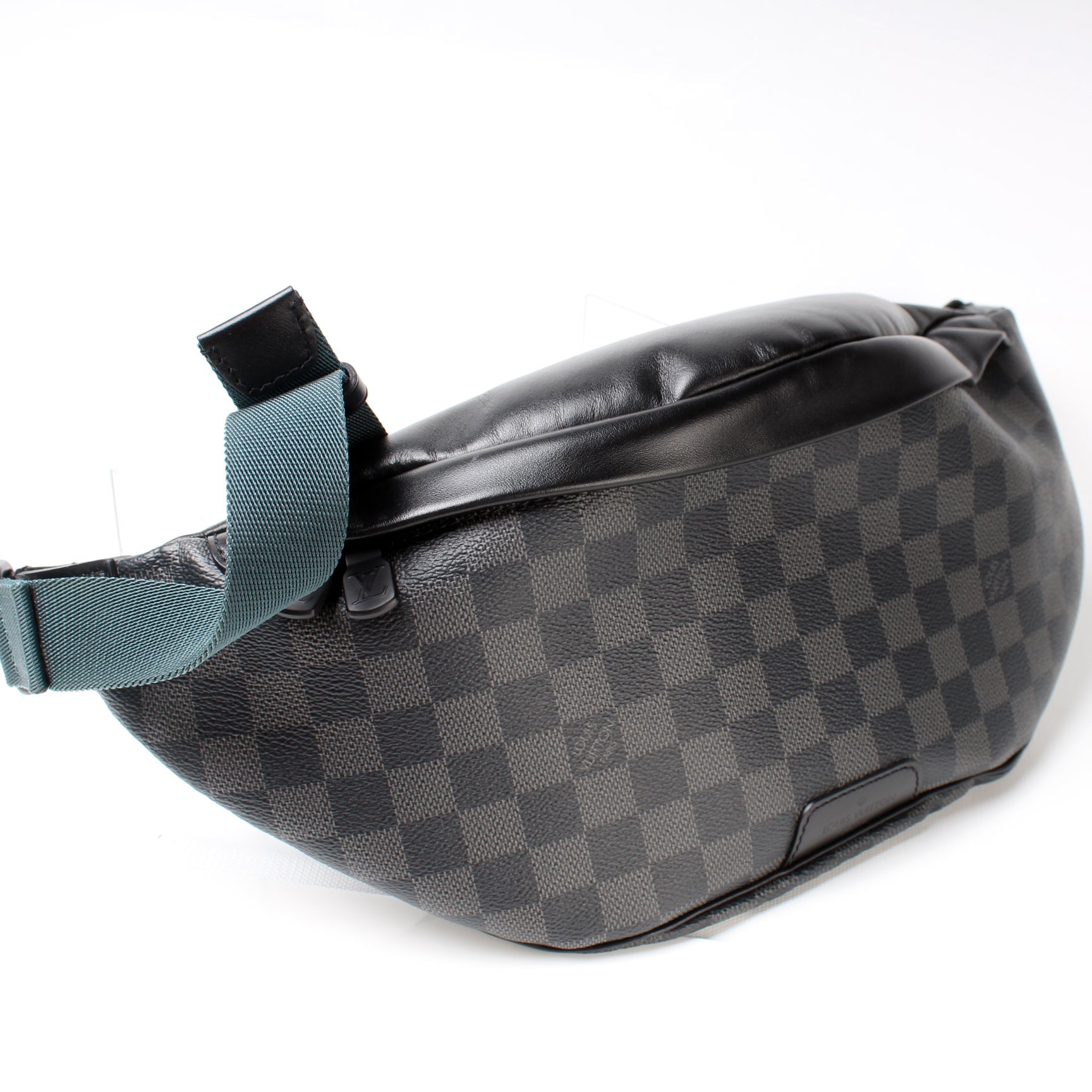 Louis Vuitton Damier Graphite Discovery Bumbag – Savonches