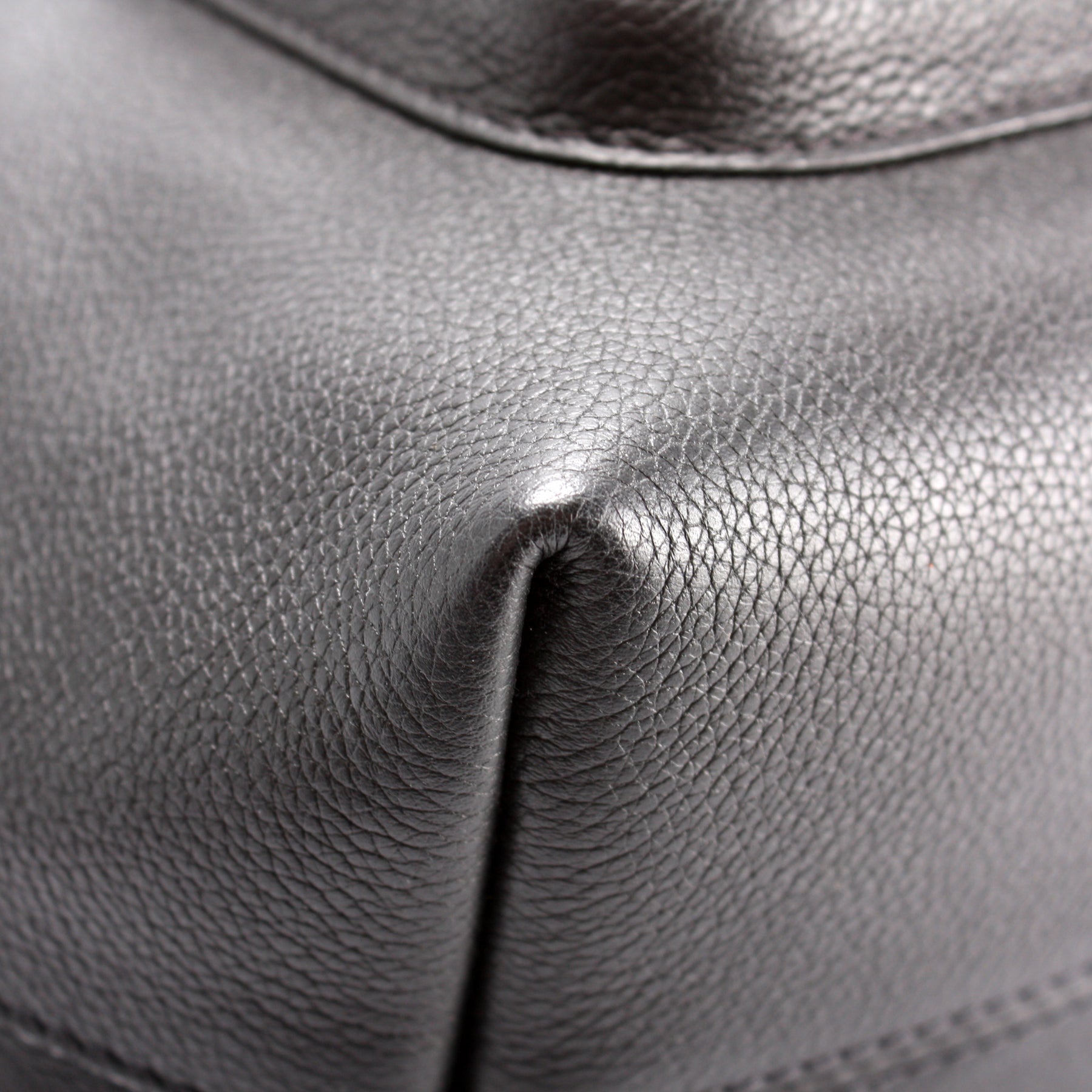 Louis Vuitton Black Lockme Bucket Bag ○ Labellov ○ Buy and Sell