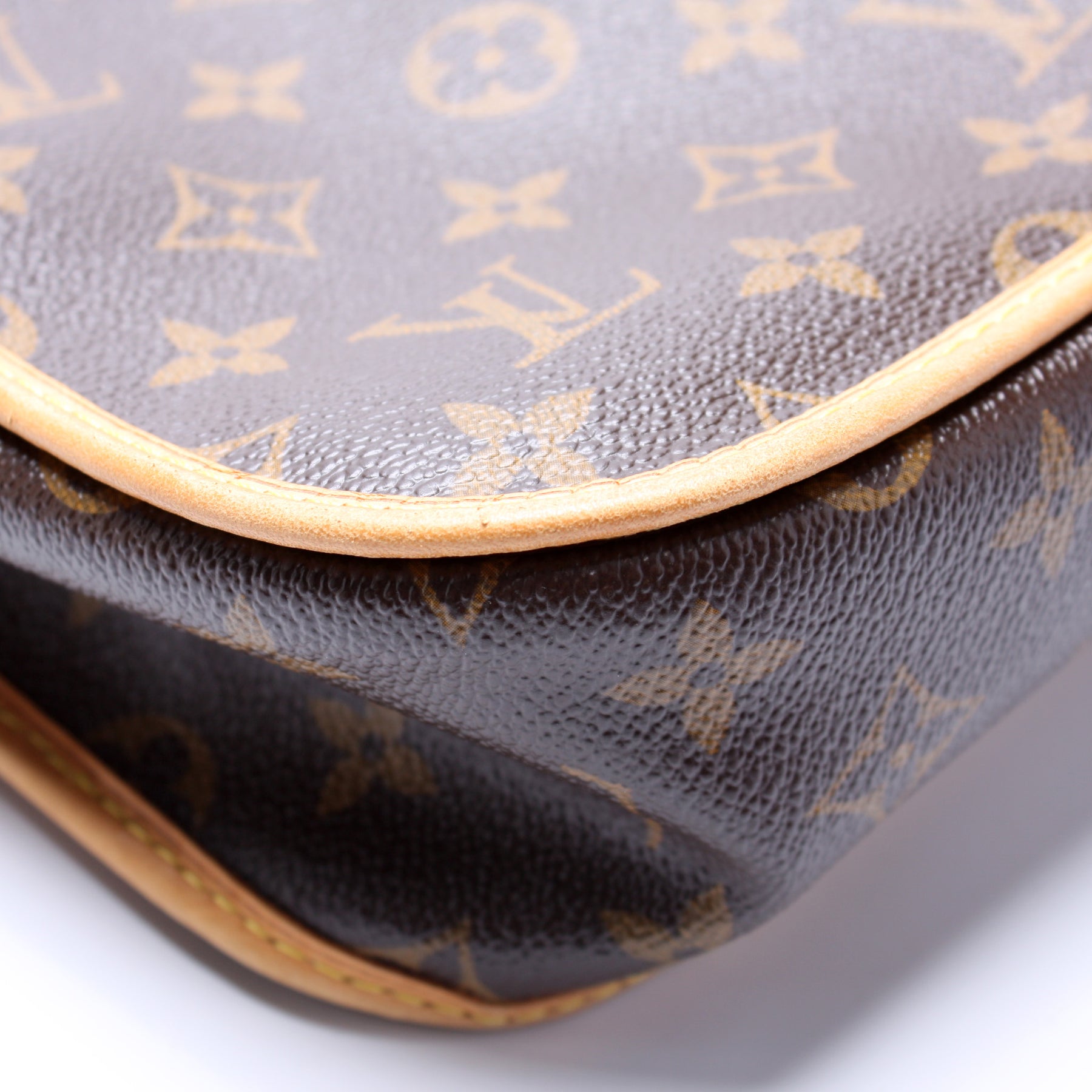 Bosphore Messenger PM Monogram – Keeks Designer Handbags