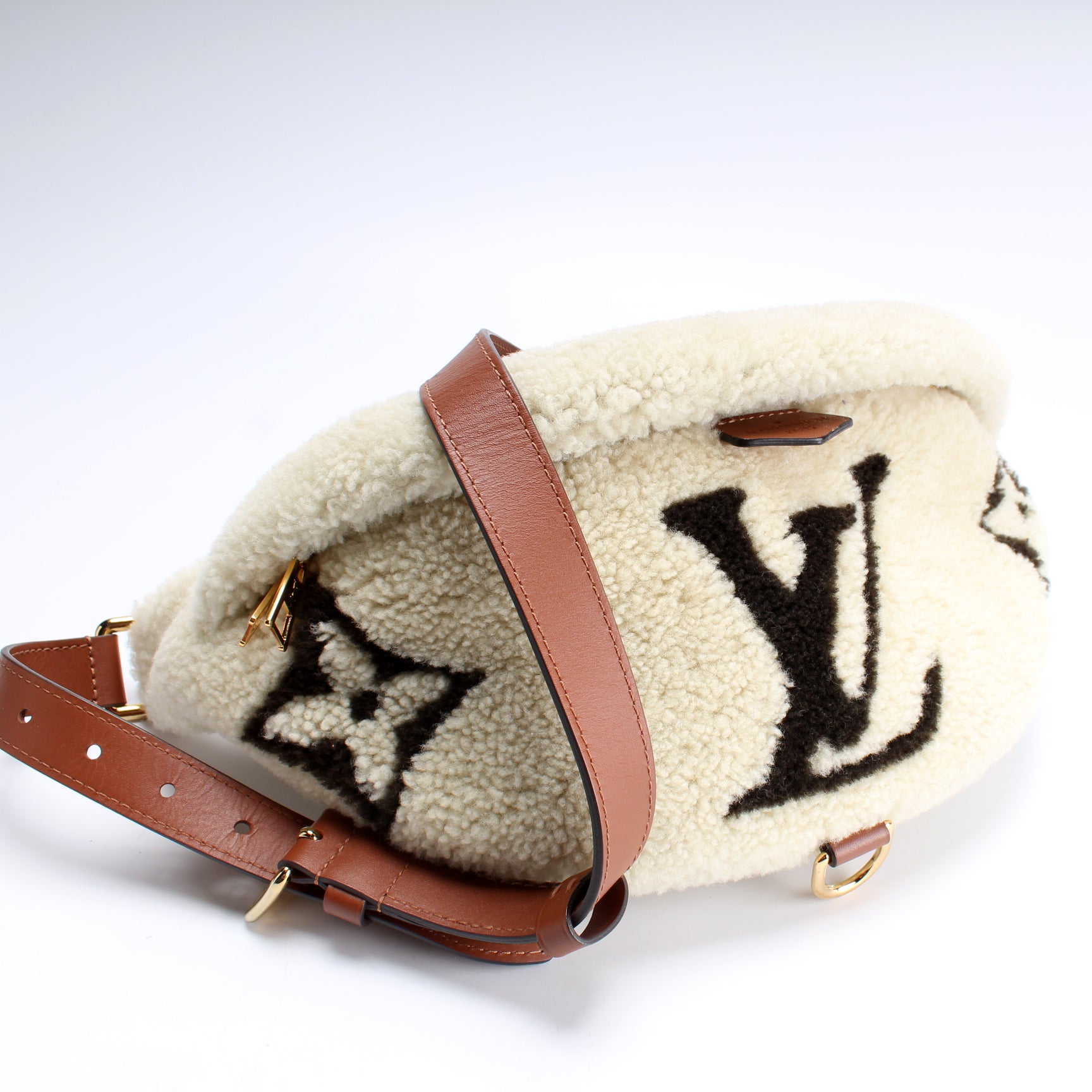 Louis Vuitton Bum Bag Monogram Giant Teddy Fleece Neutral 6024540