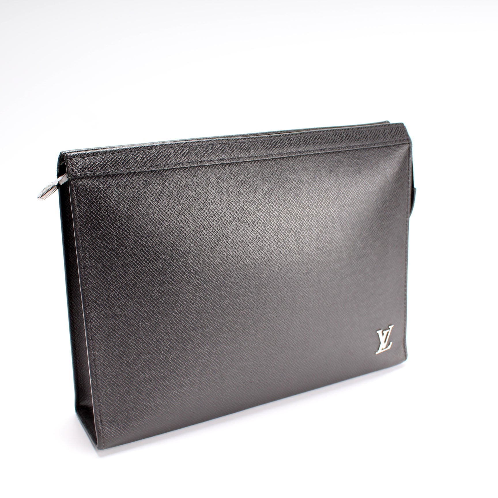 Louis Vuitton Pochette Voyage Taiga Leather