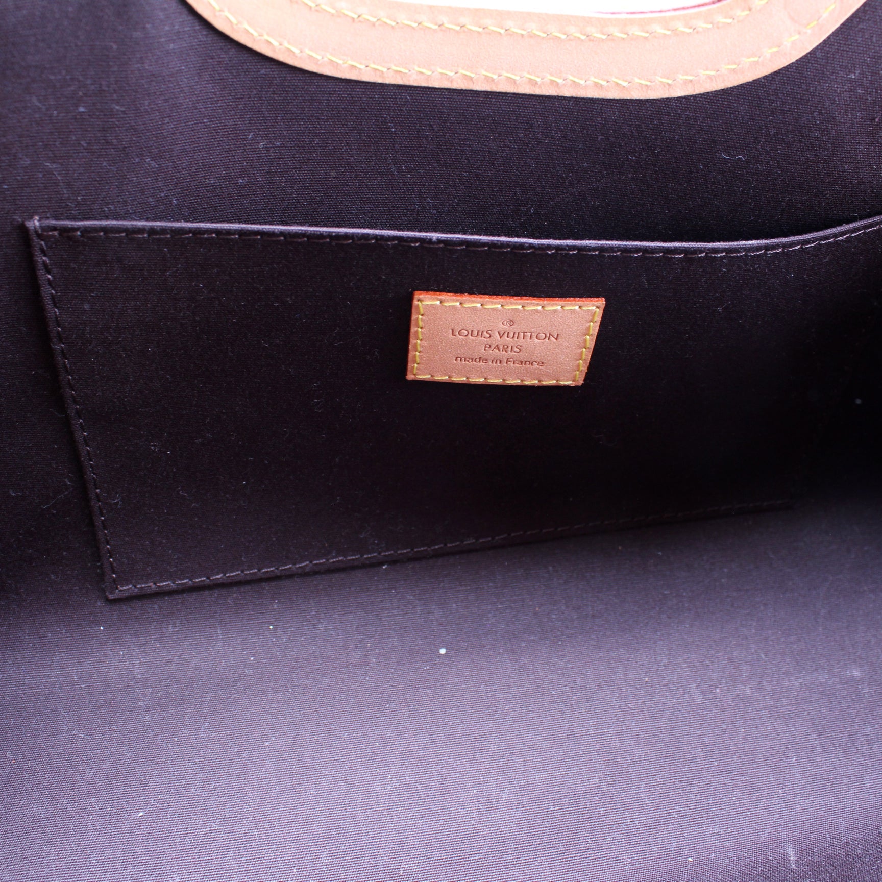 Pre-Owned Louis Vuitton Roxbury Drive Purple Sh oulder Bag 